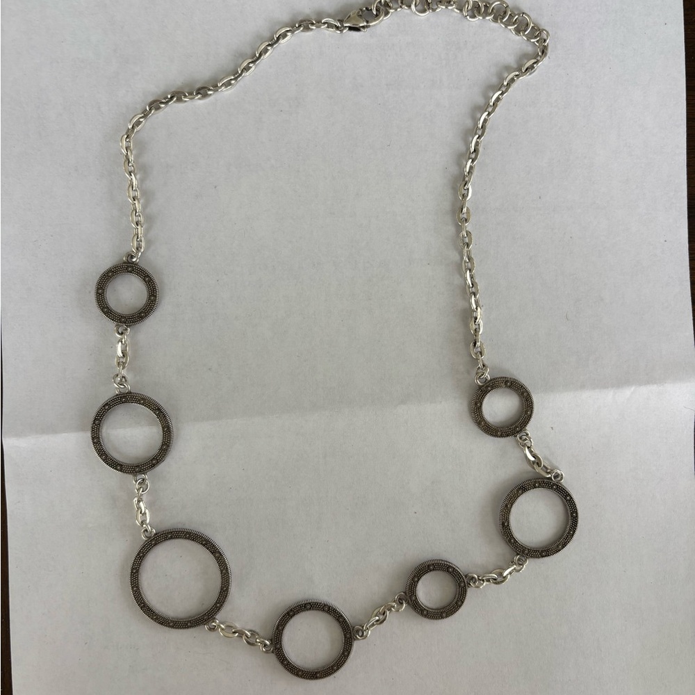 Chic Silver Circle Necklace